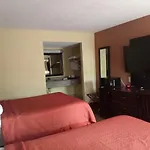 Super 8 By Wyndham Tulsa