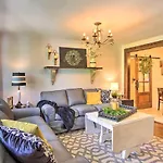 Charming Country Cottage 5 Mi To Downtown Tulsa!