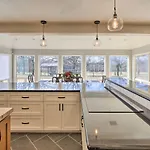 Grand Tulsa Getaway With Private Pond, Dock And Deck