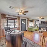 Amazing Musical Abode In Expo Square Neighborhood!