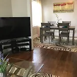 Cherry Street Vintage Apartment-Free Parking!