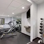 Quality Suites I-44