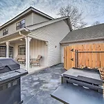 Immaculate Woodland View Retreat With Hot Tub