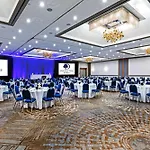 Doubletree By Hilton Tulsa At Warren Place