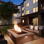 Courtyard By Marriott Tulsa Central