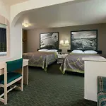 Super 8 by Wyndham Tulsa/Downtown/East