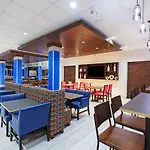 Holiday Inn Express & Suites Tulsa South - Woodland Hills By Ihg