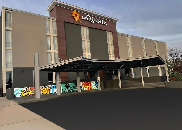 La Quinta Inn & Suites By Wyndham Tulsa Downtown - Route 66