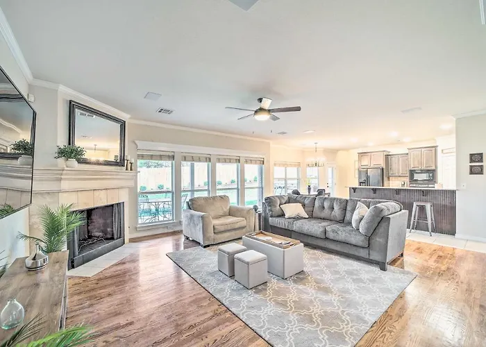 Pet-Friendly Tulsa Escape With Private Hot Tub!