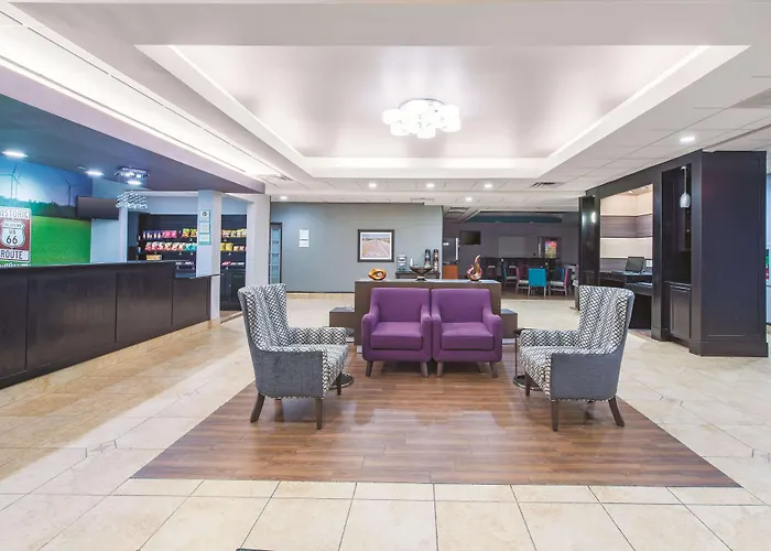 La Quinta By Wyndham Tulsa Airport / Expo Square
