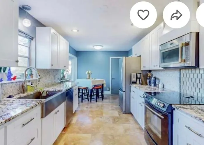 Centrally Located 5 Bedroom 3 Bath 8 Beds