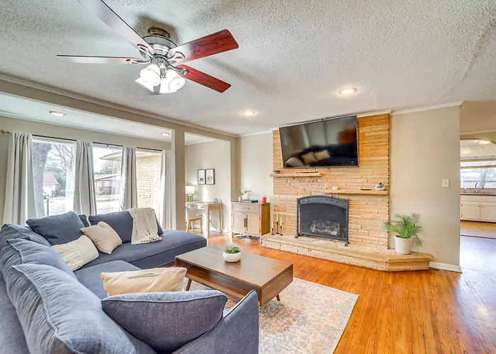 Tulsa Home 5 Mi To Downtown Groups Welcome!