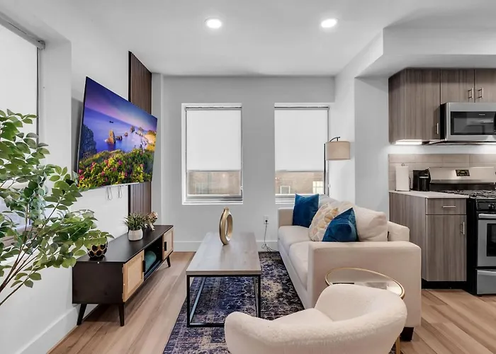 Cozy 1Br Near Bok Center, Cox Convention Center