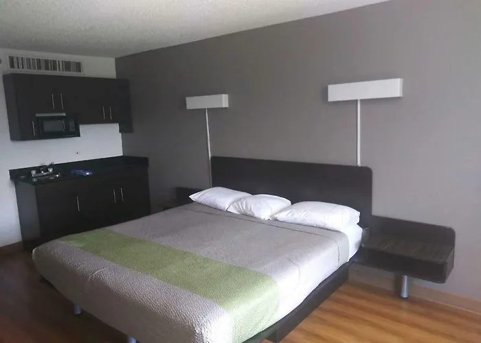Studio Star Fairgrounds Extended Stay Hotel