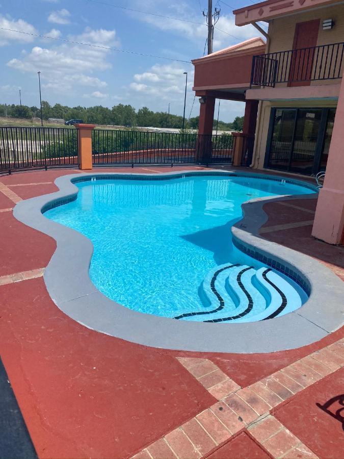 Super 8 By Wyndham Tulsa/arpt/st Fairgrounds 2* Tulsa