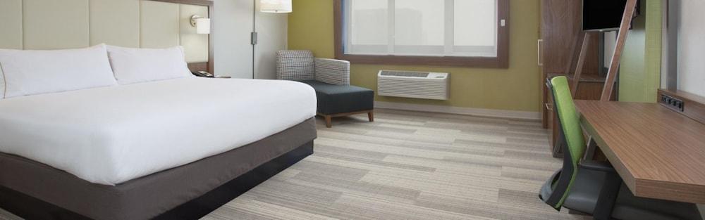 Comfort South - Woodland Hills