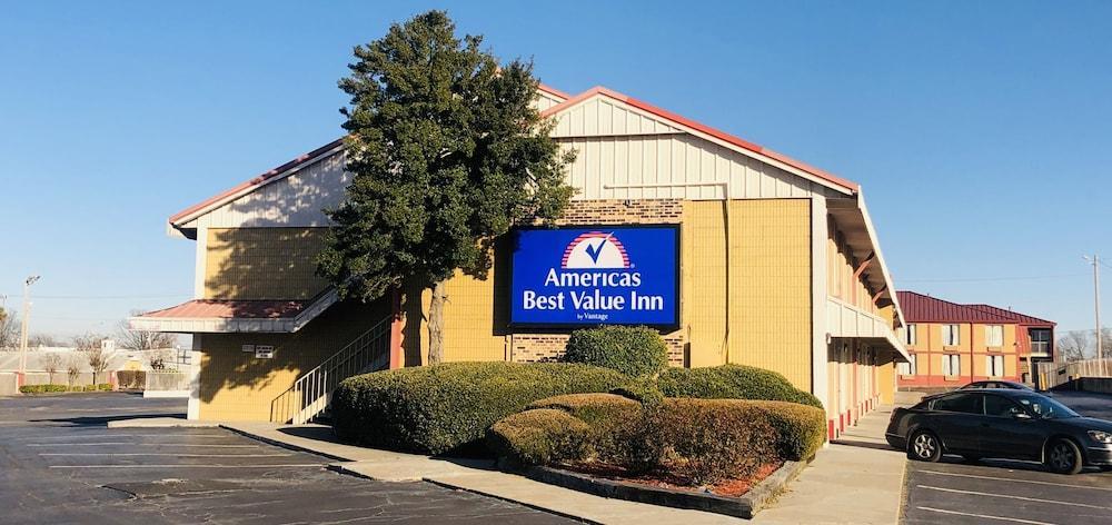 Americas Value I-44 Tulsa