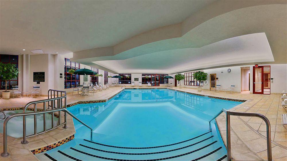 Renaissance & Convention Center 4*