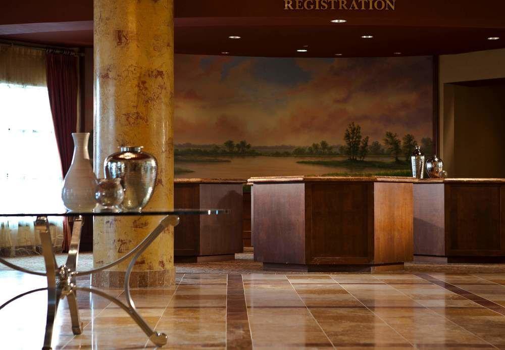 Renaissance & Convention Center Hotel 4*