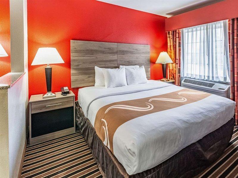 Quality I-44 Hotel 3*
