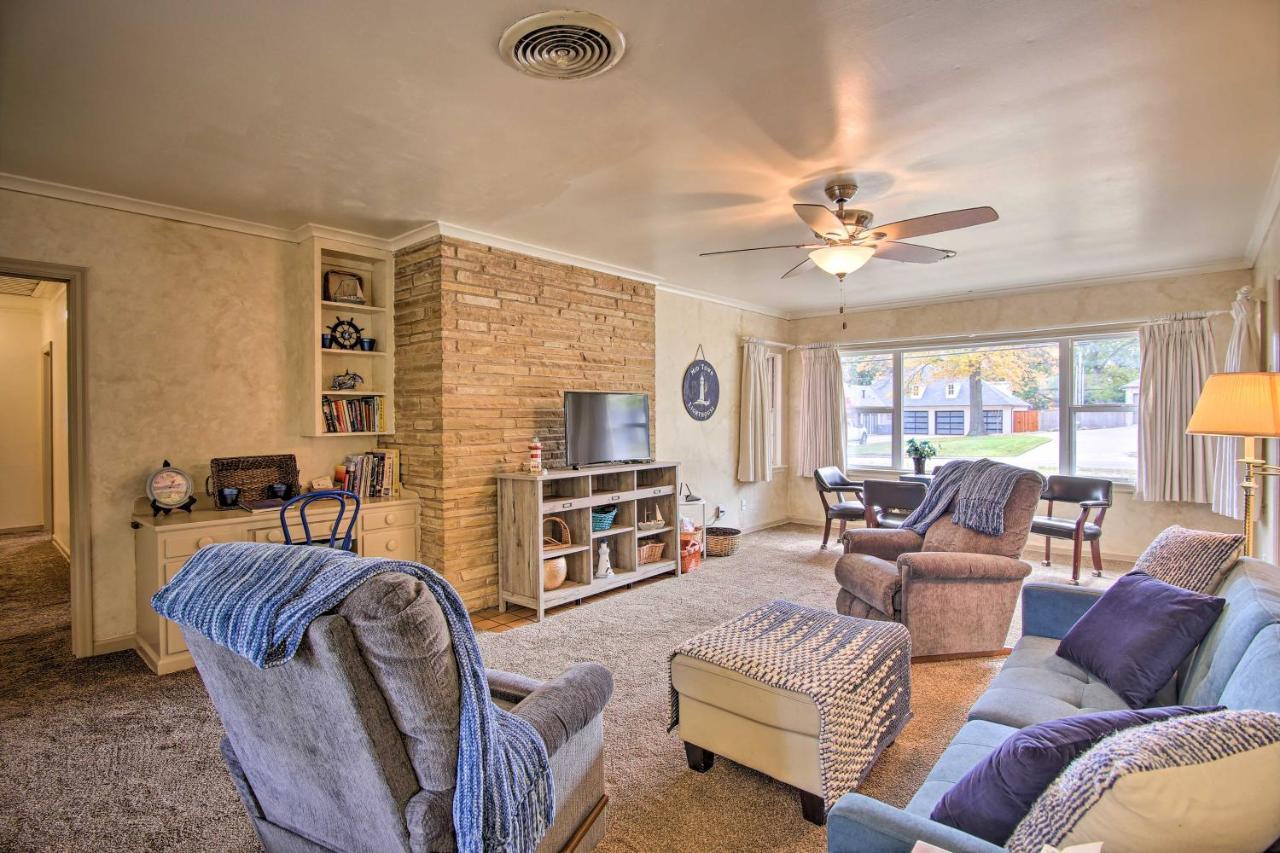 Holiday home Ranch-style - 2 Miles To Philbrook Museum! *