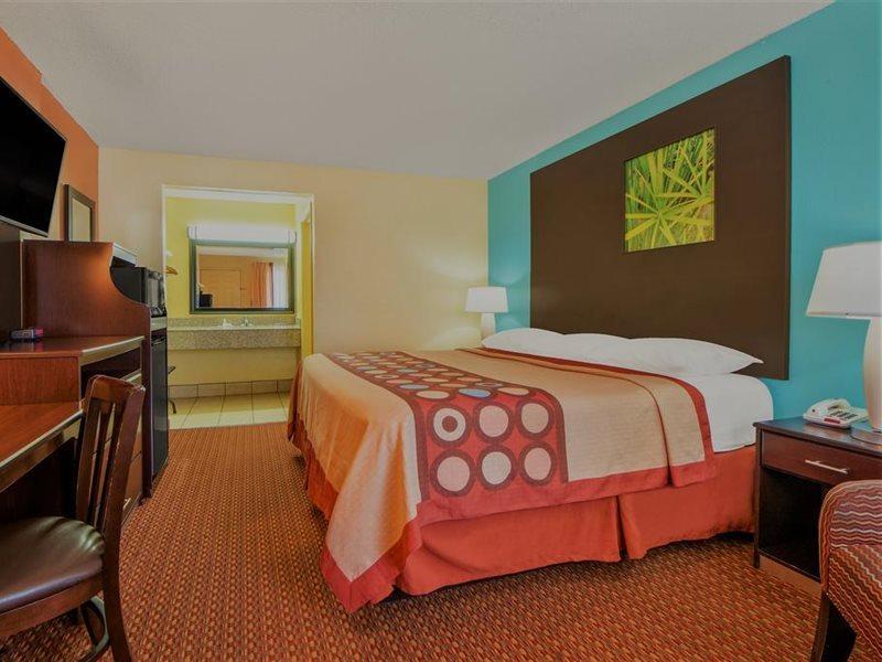 Hotel Super 8 By Wyndham Tulsa