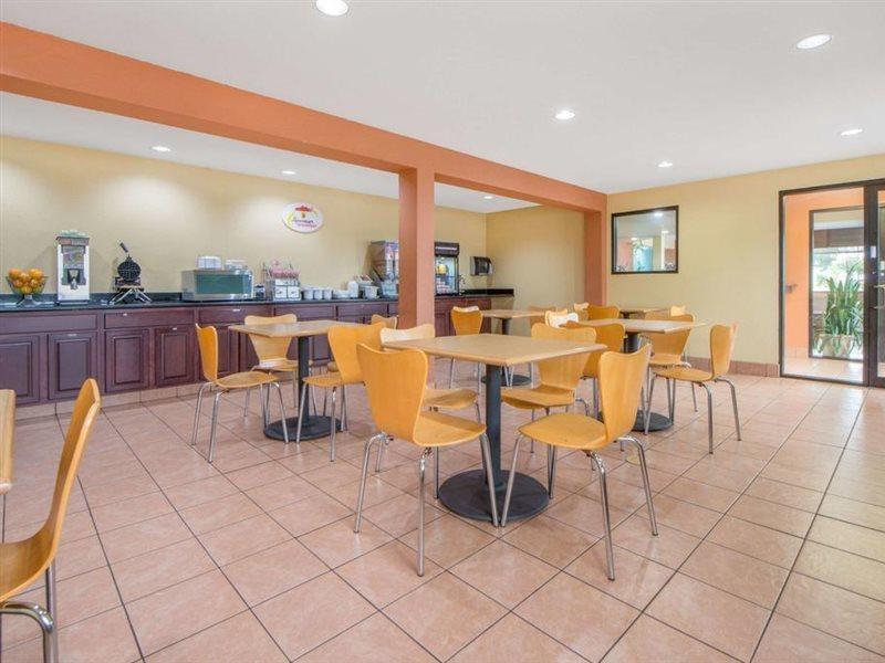 Hotel Super 8 By Wyndham