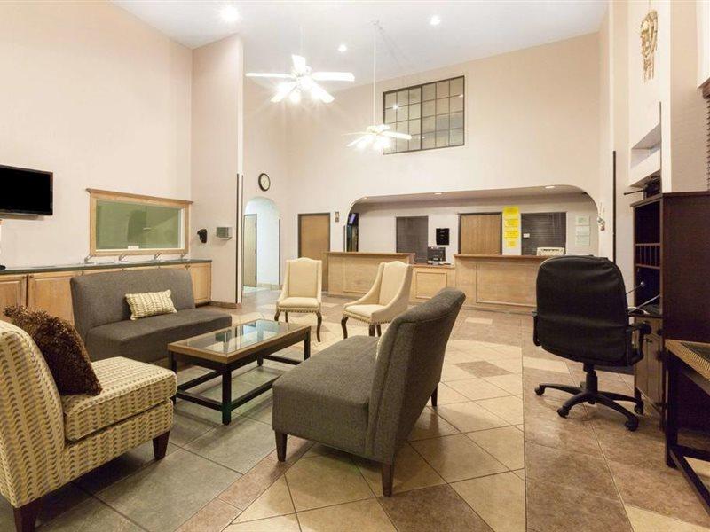 Super 8 By Wyndham Tulsa/downtown/east Hotel Tulsa