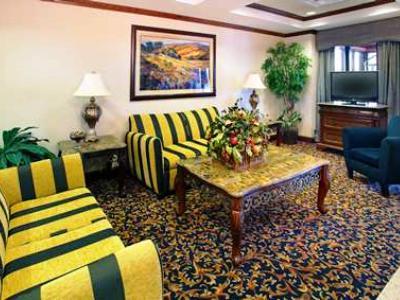 Hampton & Tulsa-woodland Hills Hotel 3*