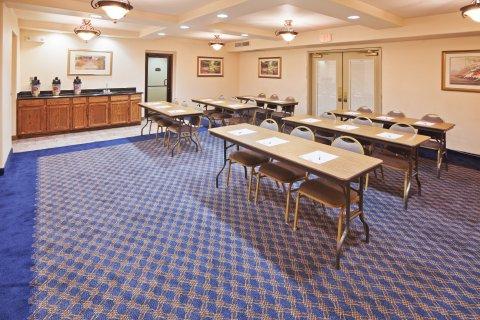 Inn Quality Tulsa-downtown West Tulsa