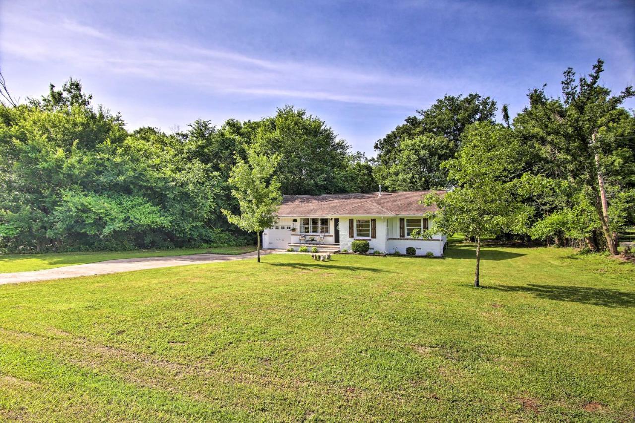 Charming Country 5 Mi To Downtown Tulsa!
