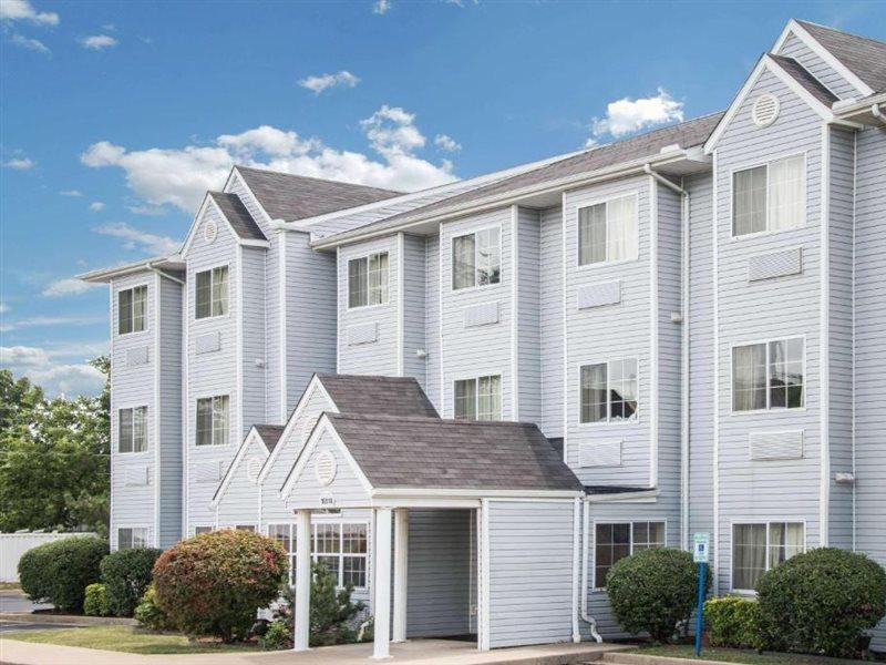 Microtel & By Wyndham - Catoosa Route 66 Motel Tulsa