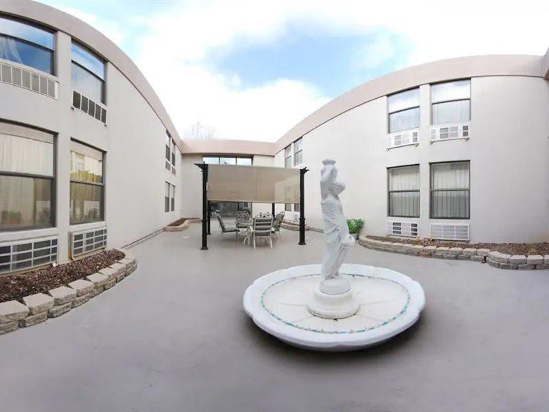 Days By Wyndham Southern Hills/oru Hotel