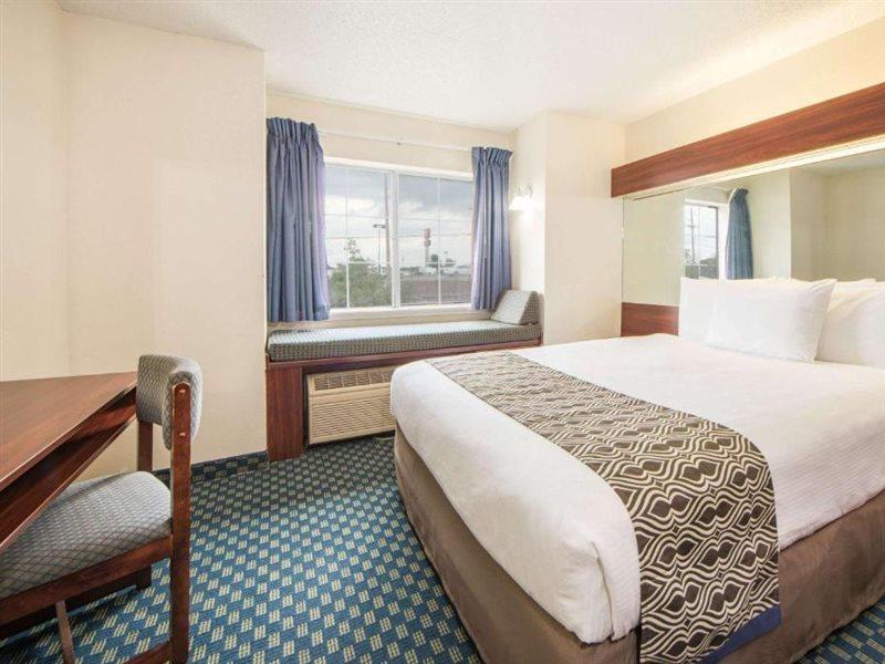 Motel Microtel & By Wyndham - Catoosa Route 66 Tulsa