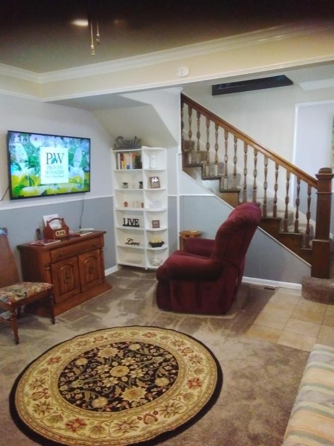 3-br 2-bath Family-friendly -10 Min To Holiday home Tulsa