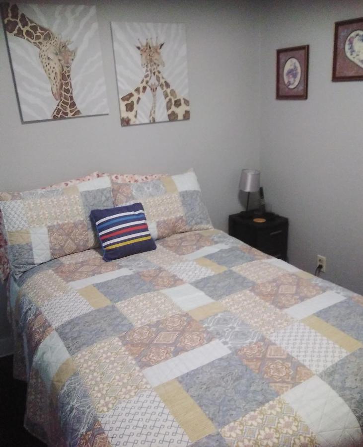 Holiday home 3-br 2-bath Family-friendly -10 Min To