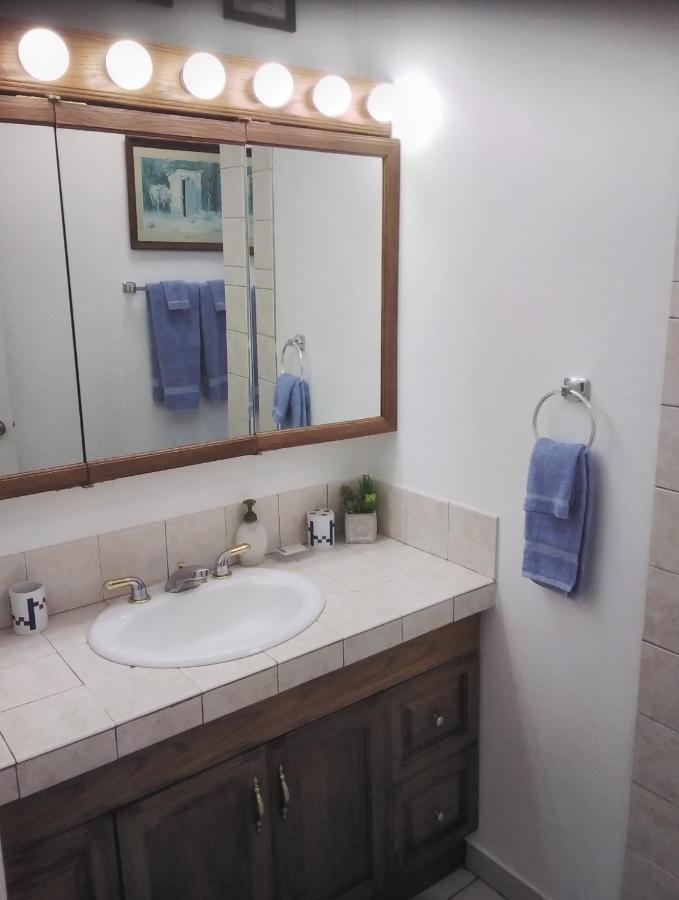 3-br 2-bath Family-friendly -10 Min To *