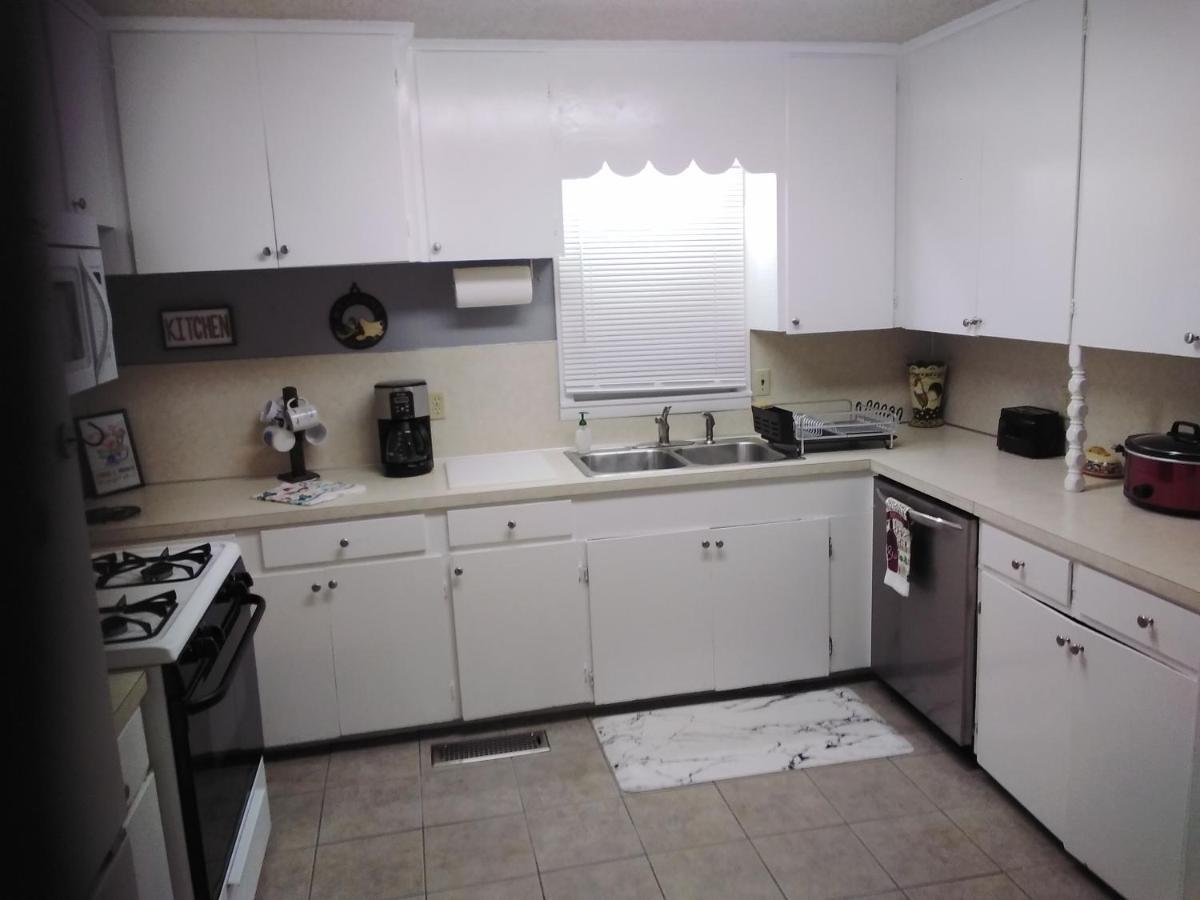 3-br 2-bath Family-friendly -10 Min To * Tulsa