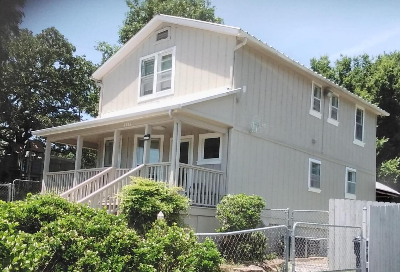 3-br 2-bath Family-friendly -10 Min To *