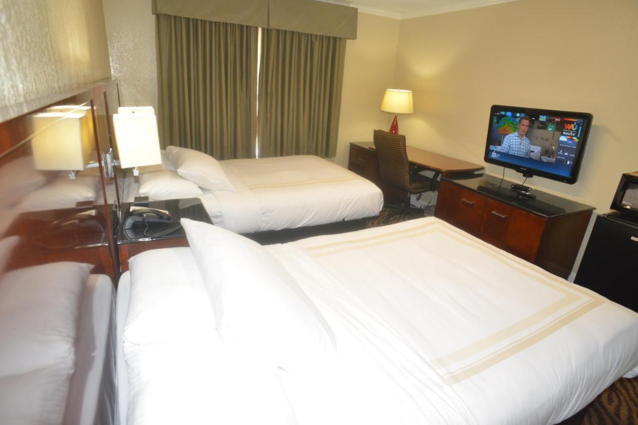 Hometown & Motel 2*