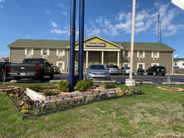 Motel Hometown & 2*