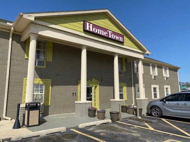 Motel Hometown &