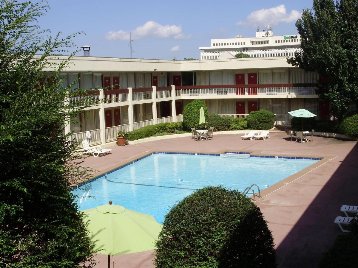 Trade Winds Motel 3*