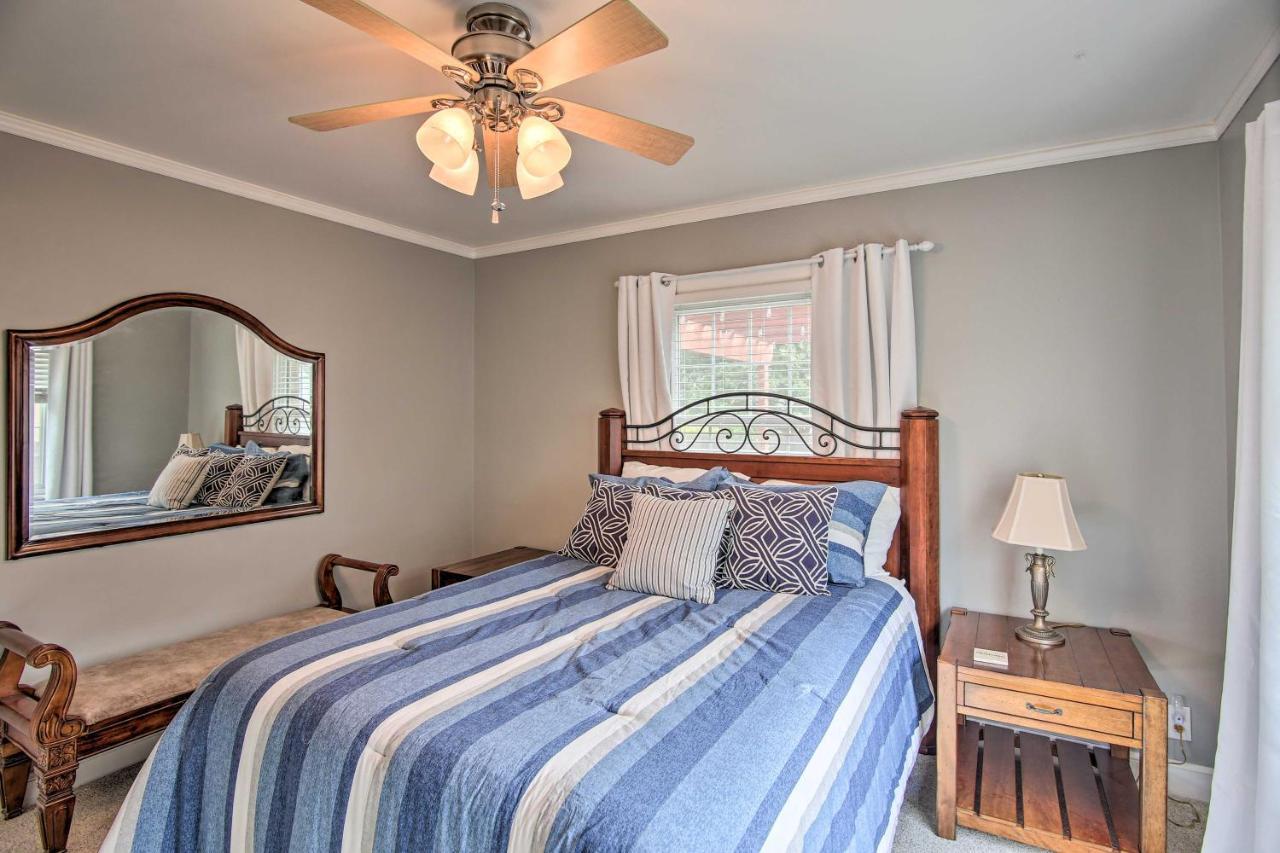 Holiday home Charming With Furnished Deck! Tulsa