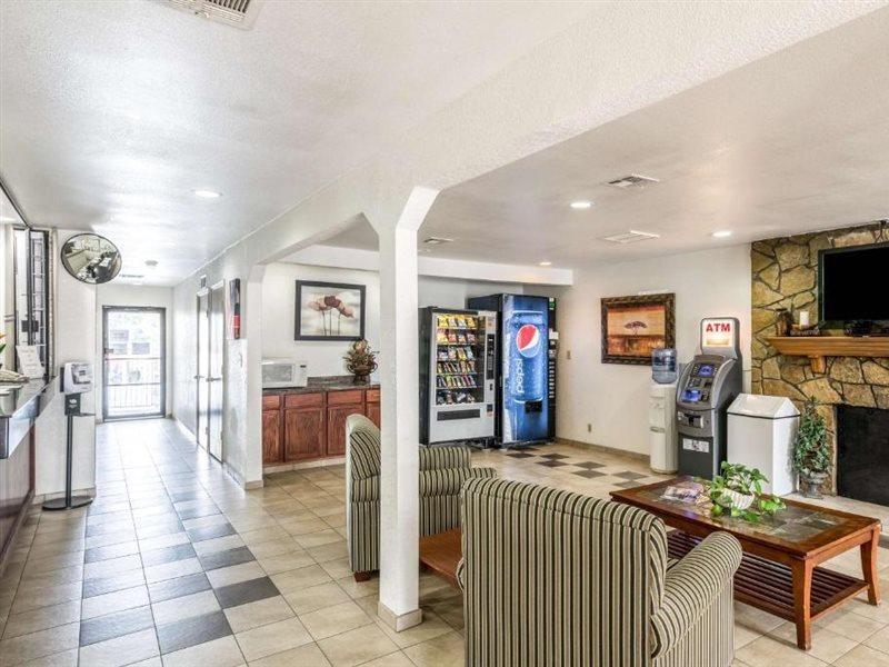 Hotel 6-tulsa, Ok Tulsa