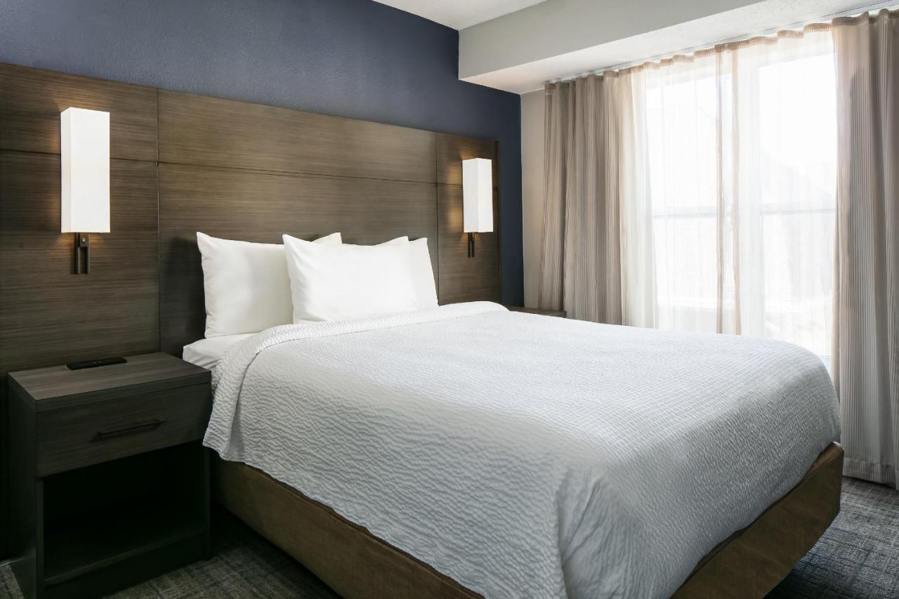 By Marriott South Hotel
