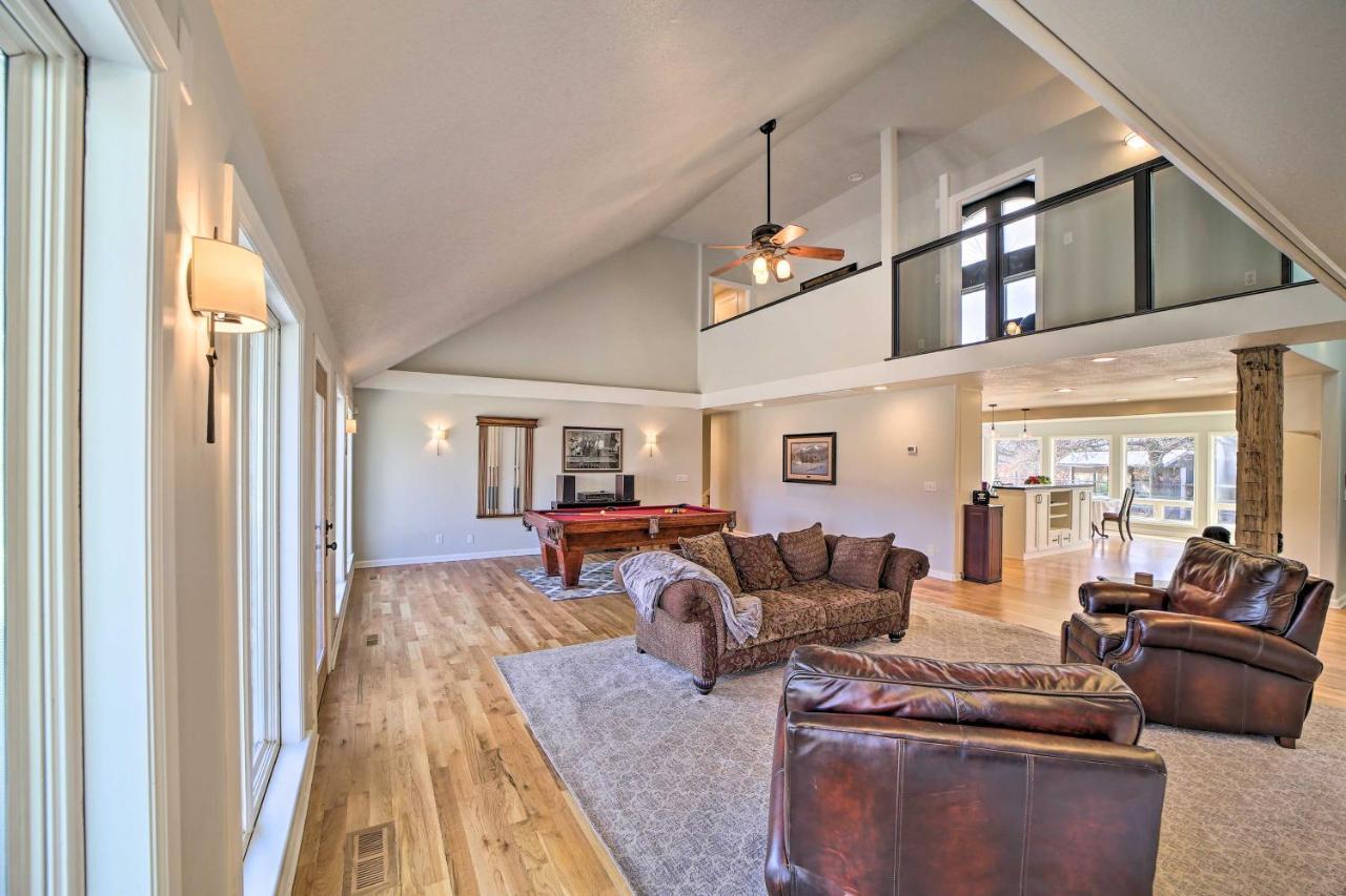 Grand Getaway With Private Pond, Dock And Deck Tulsa