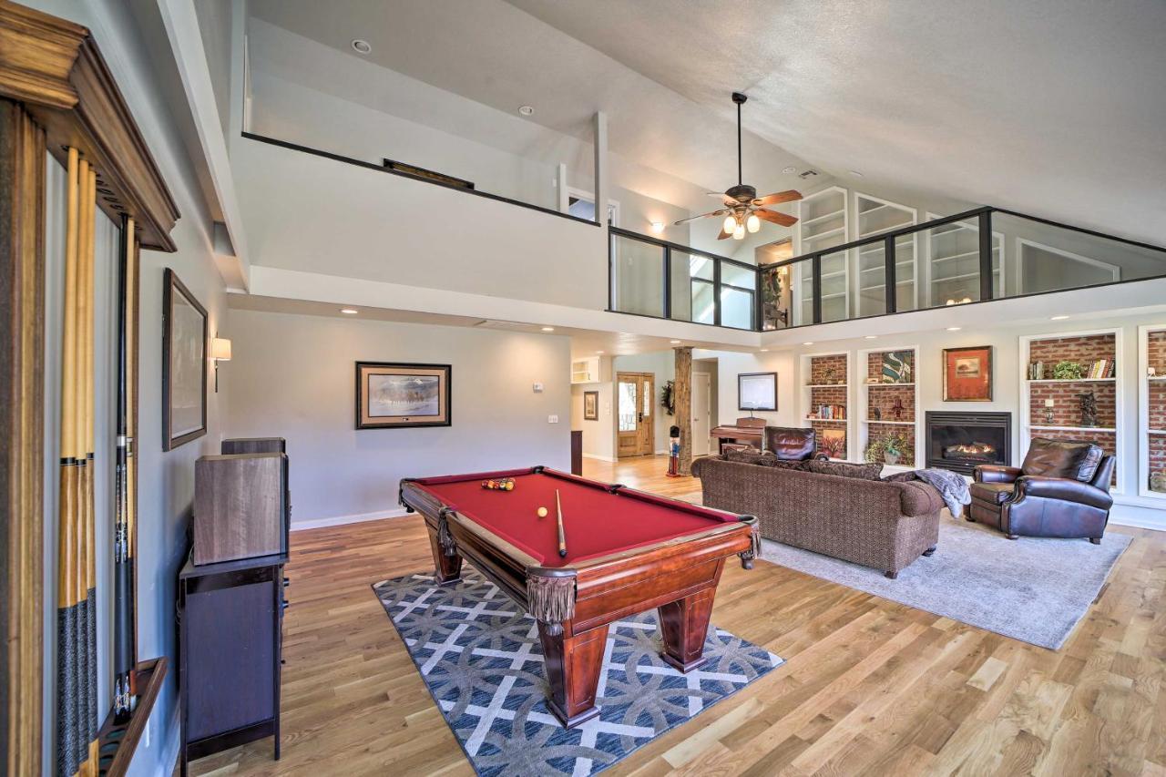 Grand Getaway With Private Pond, Dock And Deck Holiday home