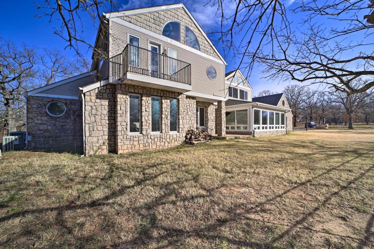 Grand Getaway With Private Pond, Dock And Deck * Tulsa
