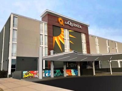 La Quinta & By Wyndham Downtown - Route 66
